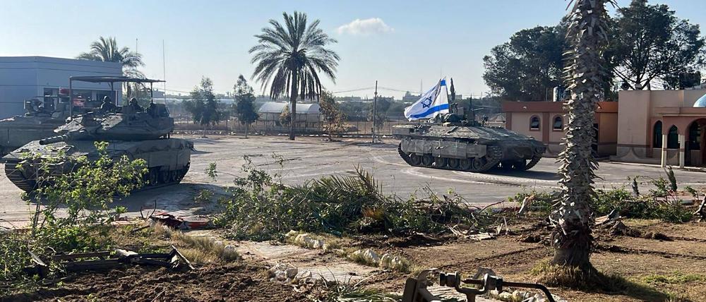 Israels Armee veröffentlichte dieses Foto von der Einnahme des Grenzübergangs Rafah zwischen dem Palästinensergebiet und Ägypten. 