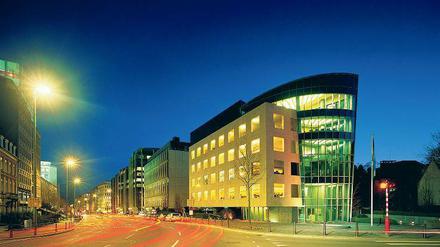 Die 1920 gegründete Banque de Luxembourg ist eines der wichtigsten Finanzinstitute des Großherzogtums. Minister Gramegna will sein Land aber nicht auf den Finanzplatz reduziert sehen. Auch Informatik, Telekommunikation und Logistik sowie die Stahl- und Automobilzuliefererindustrie seien wichtige Wirtschaftszweige. Foto: SIP/Christof Weber