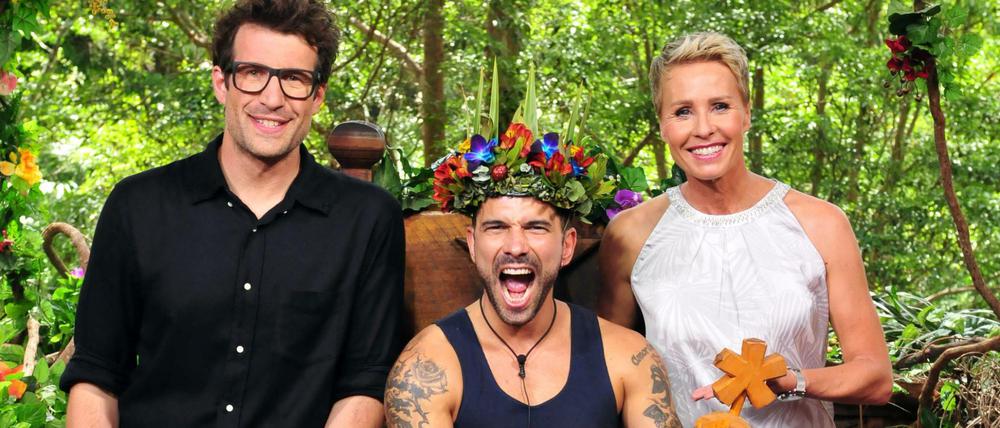 Das Dschungelcamp sichert auch im Jahr 2017 RTL den Quotensieg im Monat Januar. Auf dem Thron nimmt diesmal Marc Terenzi Platz, neben ihm die Moderatoren Daniel Hartwich und Sonja Zietlow.