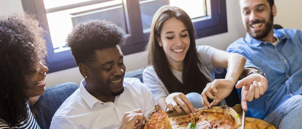 Ein wichtiger Faktor sind auch liebevolle, wertschätzende Beziehungen. Andere Aspekte sind die Arbeits- und Wohnsituation.