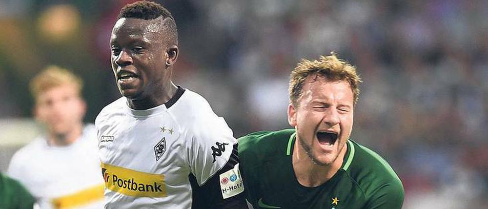 Denis Zakaria (l.) ist im Zweikampf kaum zu schlagen.