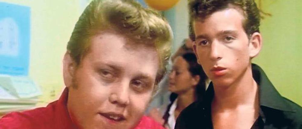 In acht „Eis am Stiel“-Filmen waren Zachi Noy (links) der dicke Johnny und Yftach Katzur (linkes Bild, rechts) der schüchterne Benny.