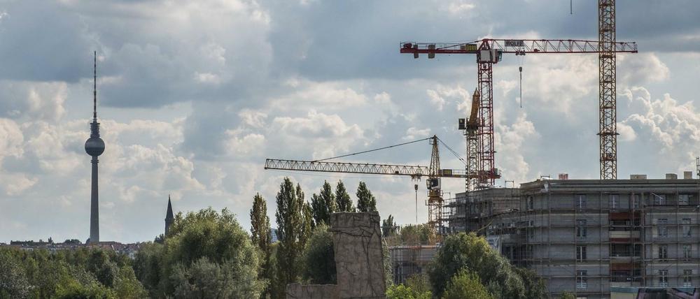 Baukräne über Berlin. "Angsträume" sollten schon in der Planungsphase vermieden werden.
