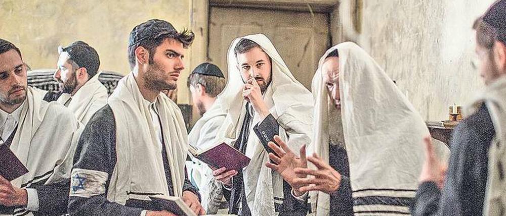 Gegen den Vernichtungswillen der Nazis: Jüdische Gebete im Warschauer Ghetto.