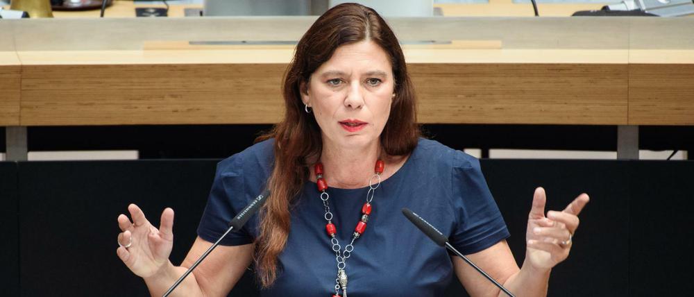 Senatorin Sandra Scheeres (SPD) gehört seit Jahren zu den unbeliebtesten Politikerinnen der Stadt - wie fast alle Schulsenatoren und -senatorinnen vor ihr.