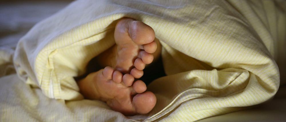 Wenn Kinder nicht ein- und durchschlafen, haben auch die Eltern unruhige Nächte. (Symbolbild)