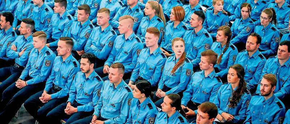 Vollere Reihen. Lange war am Personal gespart worden, erst in jüngster Zeit hat sich das wieder geändert.