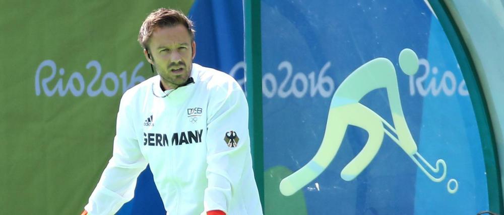 An der Seite: Valentin Altenburg trainiert das junge deutsche Team bei der Hallen-EM in Berlin.