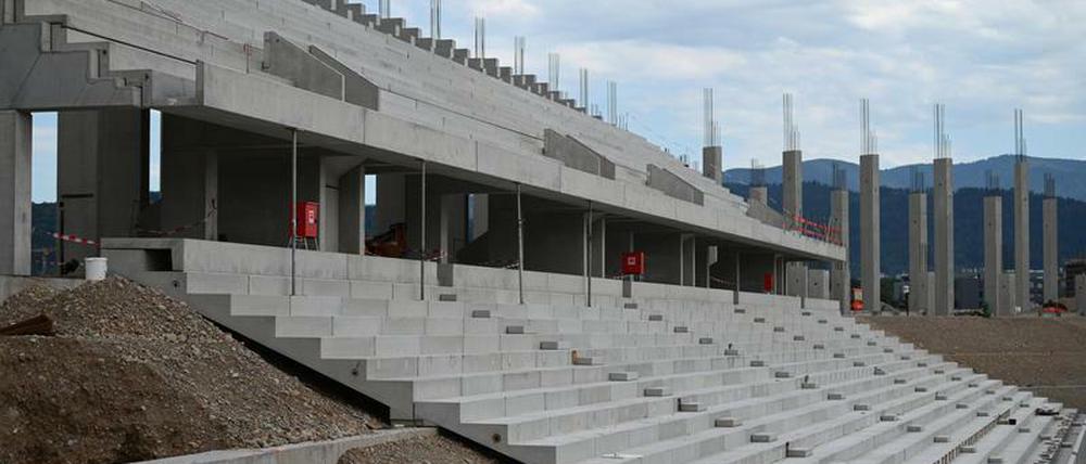 Neues Stadion, ungeahnte Probleme. Der SC Freiburg muss seine Pläne noch einmal neu sortieren.