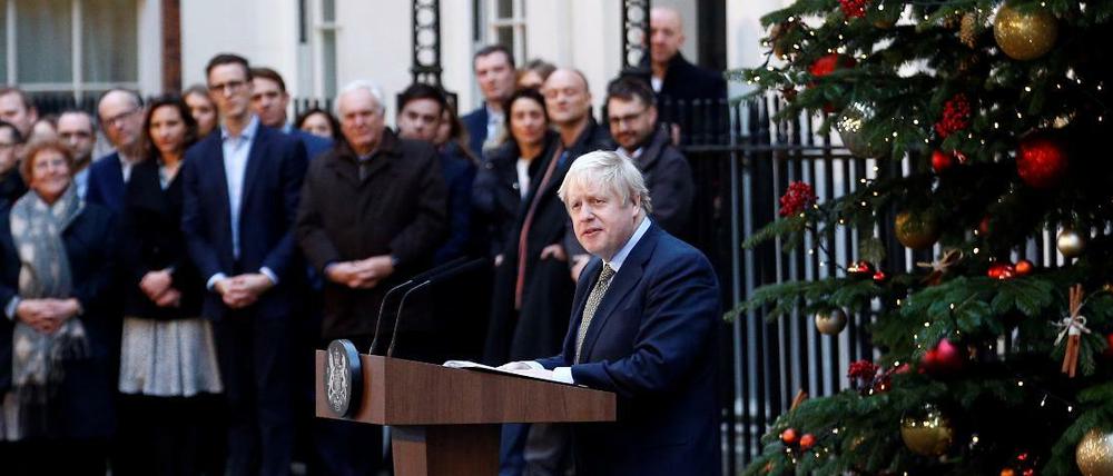 Weihnachtliche Stimmung vor der Downing Street. Hier wünschte Boris Johnson „Happy Christmas“.