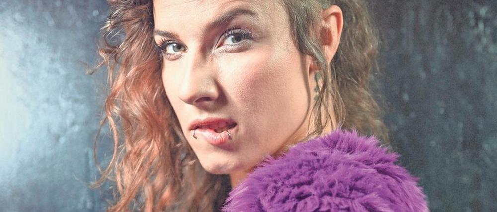 Markenzeichen Lila. Die Rapperin Sookee tritt in Zukunft als Sukini auf.