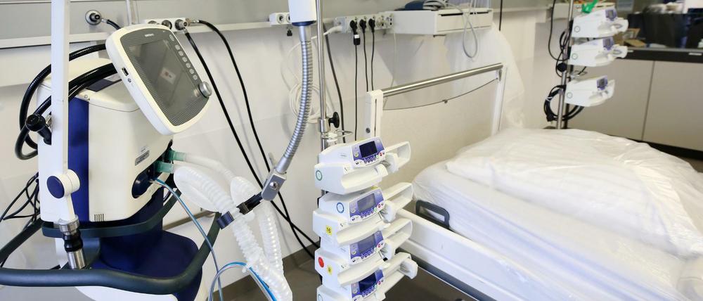 Derzeit besonders wichtig: Krankenhausbetten mit Beatmungsmöglichkeit.