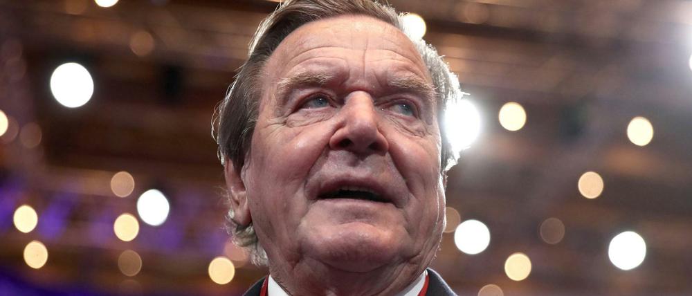 Altkanzler Gerhard Schröder bei einer Veranstaltung in Moskau. MOSCOW, RUSSIA - OCTOBER 2, 2019: Nord Stream 2 Board Chairman, former German Chancellor Gerhard Schroeder ahead of the plenary session titled Energy Partnership for Sustainable Growth as part of the Russian Energy Week 2019 international forum at the Manege Central Exhibition Hall. /TASS PUBLICATIONxINxGERxAUTxONLY TS0BD355