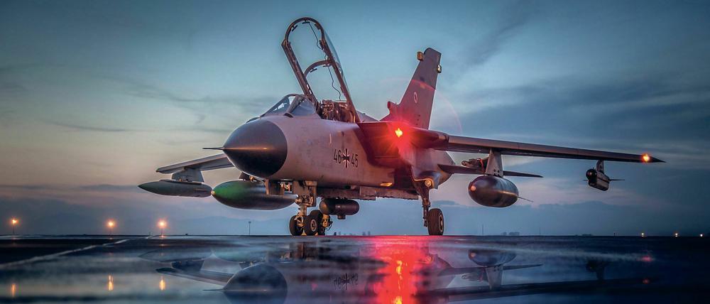 Bundeswehr-Tornados üben, US-Atomwaffen ins Ziel zu bringen.