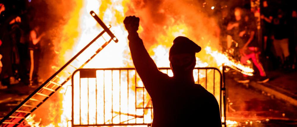 Ein Protestierender vor dem Weißen Haus in Washington.