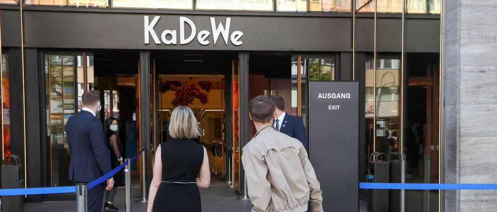 Das KaDeWe ist nach der Corona-Pause sei Ende April wieder geöffnet. Am Donnerstag öffnet auch ein Online-Shop.