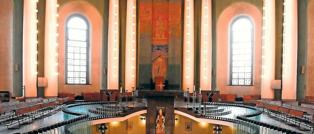 St. Hedwigs-Kathedrale der Berliner Domgemeinde in Mitte. Sie soll nach Willen des Erzbistums Berlins umgebaut werden - ein Gericht hat den Plänen jetzt stattgegeben.