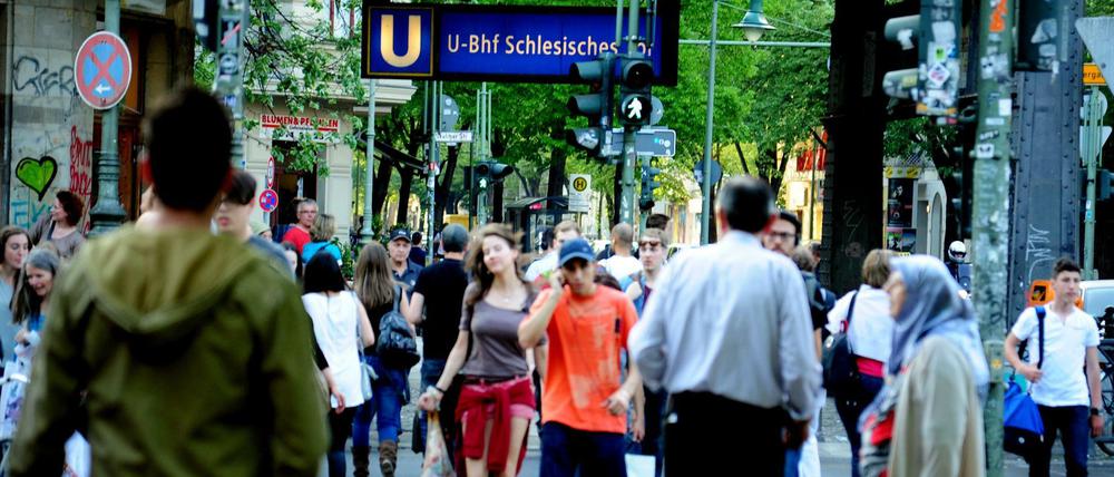 Der Eingang zum U-Bahnhof Schlesisches Tor in Kreuzberg.