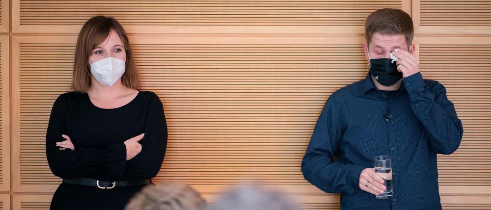 Jessica Rosenthal (links), Kandidatin für den Bundesvorsitz der Jusos, neben dem Noch-Juso-Vorsitzenden Kevin Kühnert.