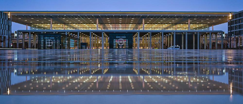 Der Flughafen BER, Terminal 1, in voller Pracht.