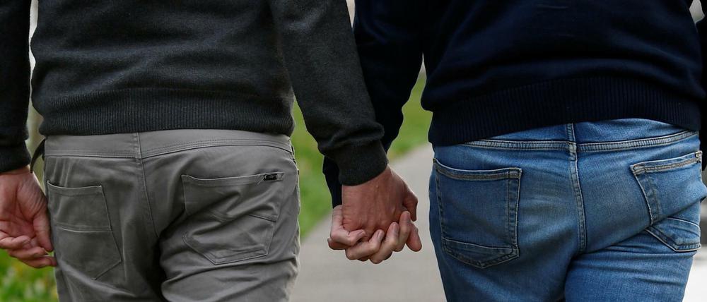 Ein schwules Paar - Diskriminierungen gibt es auch heute noch.
