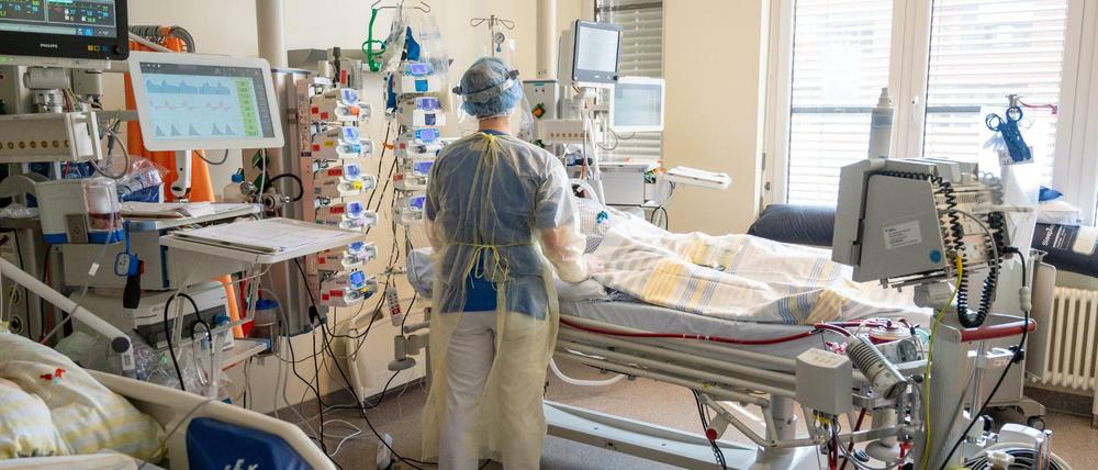 Das Bundesgesundheitsministerium von Jens Spahn wollte mit fast 14.000 Intensivbetten für 700 Millionen Euro helfen. Doch wurde das Geld wirklich dafür verwendet?