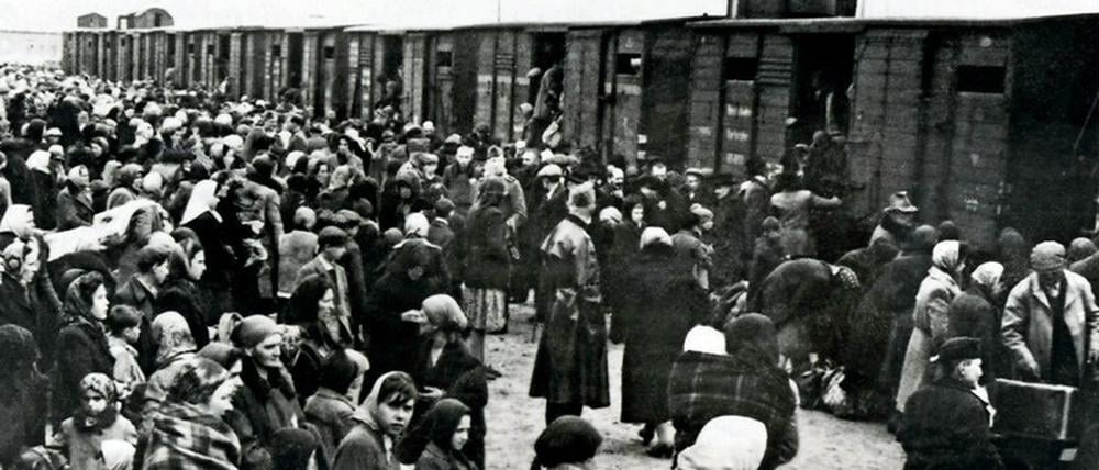 Ankunft von ungarischen Juden in Auschwitz-Birkenau im Juni 1944