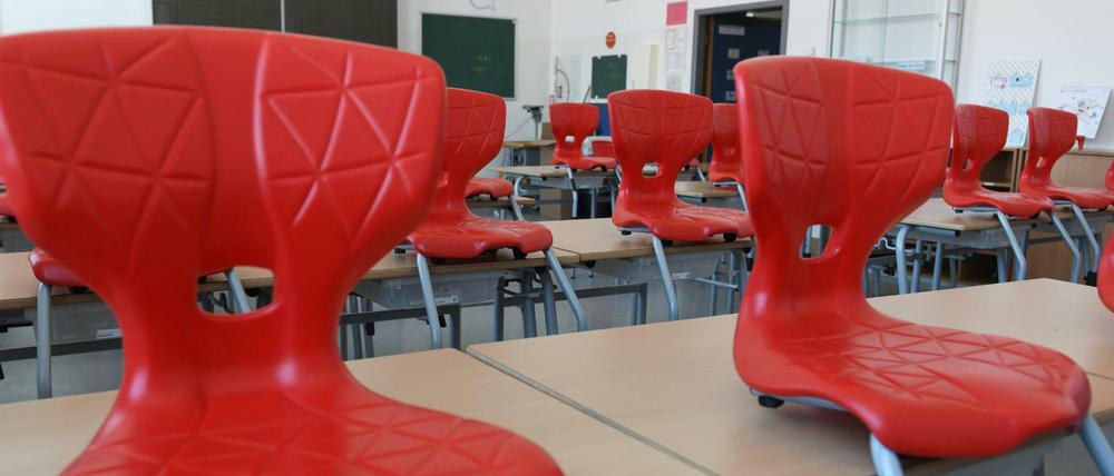 Können die Schulen nach den Weihnachtsferien trotz Omikron zum Präsenzunterricht zurückkehren? Darüber diskutiert die Politik.