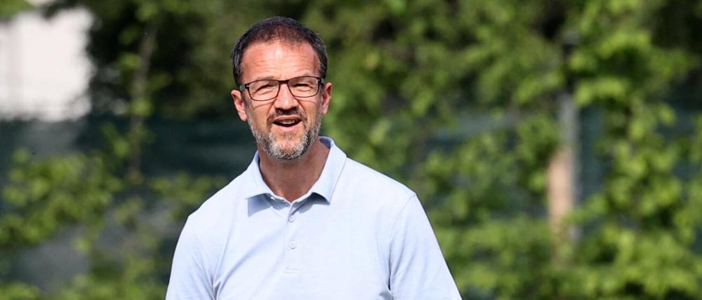 Sportgeschäftsführer Fredi Bobic hat Trainer Sandro Schwarz geholt.