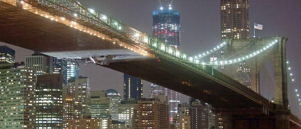 Empfindlich. Die Brooklyn Bridge in New York wurde kürzlich von einem schwimmenden Kran beschädigt.