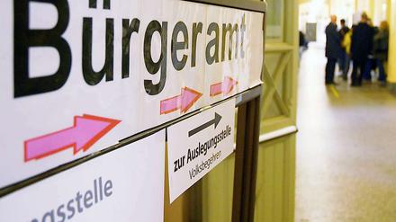 Ein Umzug nach Berlin zieht immer auch Behördengänge nach sich. Um sich in dieser Stadt anzumelden, kommt man um einen Besuch beim Bürgeramt nicht herum.
