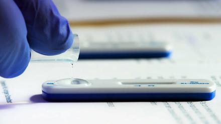 Am Montag eröffnet in Nuthetal ein neues Testzentrum des DRK. Die Test sind kostenlos und ohne Terminvereinbarung möglich (Symbolbild).