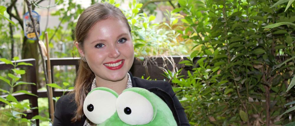 Die große Schnappi-Plüschpuppe hat Joy Gruttman (heute 18) noch. Sie lagert bei Tante Iris Gruttmann im Keller.