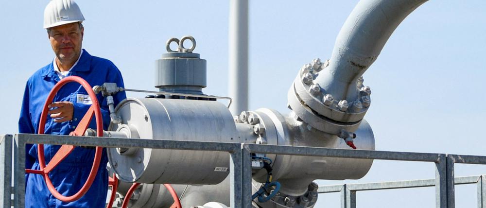 Wirtschaftsminister Robert Habeck beim Besuch eines Gasunternehmens.