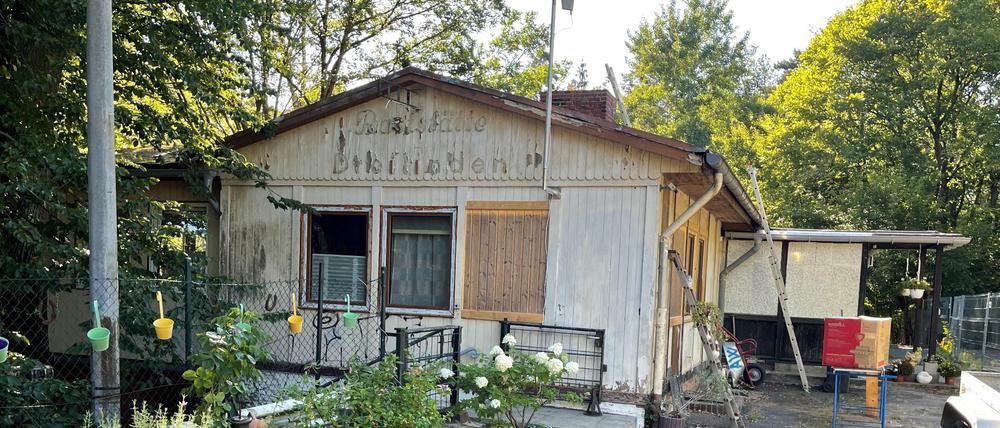 Albrechts Teerofen 44-45. „Die Wohnnutzung ist für den Erhalt und die Sicherung des Gebäudes dienlich“, sagt das Bezirksamt Steglitz-Zehlendorf zu den jüngsten Entwicklungen auf der denkmalgeschützten Anlage.