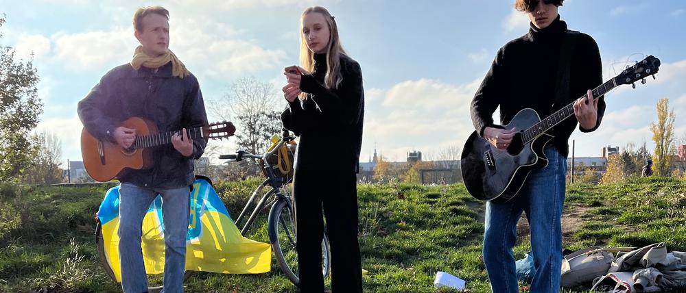 Alex (Mitte), Boris (rechts) und ein Freund (links)