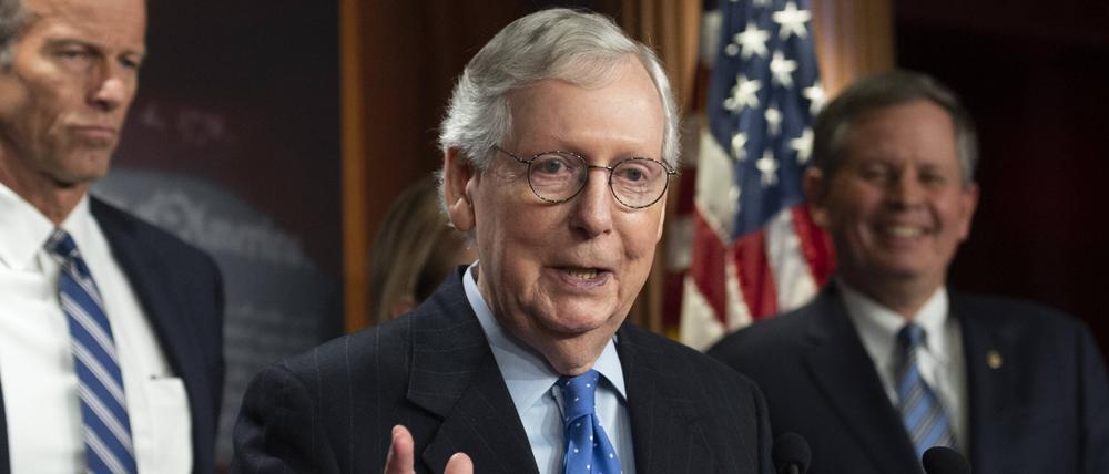 November 16, 2022, Washington, District of Columbia, USA: United States Senate Minority Leader Mitch McConnell Republican of Kentucky speaks with reporters after being re-elected to his leadership position, in the US Capitol, in Washington, DC, Wednesday, November 16, 2022 Washington USA - ZUMAs152 20221116_zaa_s152_046 Copyright: xCliffxOwenx