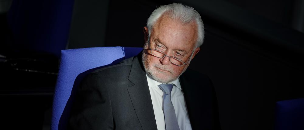 Wolfgang Kubicki, stellvertretender FDP-Parteivorsitzender und Bundestagsvizepräsident, leitet die Sitzung des Bundestags. Thema der Sitzung ist die Unterstützung der Ukraine mit schweren Waffen.