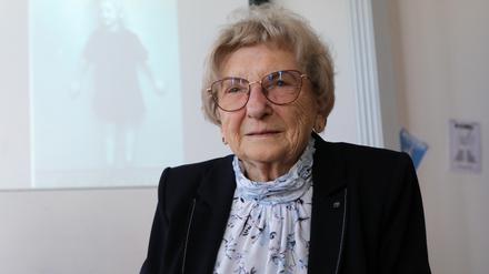 Projekt "Volumetrisches Zeitzeugnis von Holocaustüberlebenden“ im Filmgymnasium Potsdam. Zeitzeugin Alodia Witaszek am Babelsberger Filmgymnasium.
