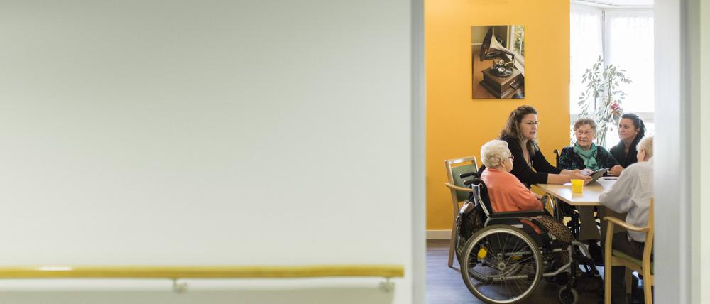 Heimplätze sind knapp und teuer. Im letzten Jahr hat es bereits eine Welle von Preiserhöhungen gegeben, in diesem Jahr stehen weitere an.