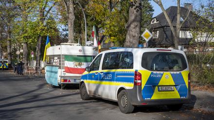 Die Mahnwache vor der iranischen Botschaft ist von drei Tätern attackiert worden.