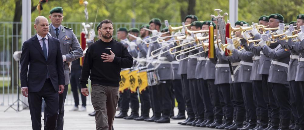Empfang im Mai 2023 in Berlin: Der ukrainische Präsident Wolodymyr Selenskyj und Bundeskanzler Olaf Scholz.