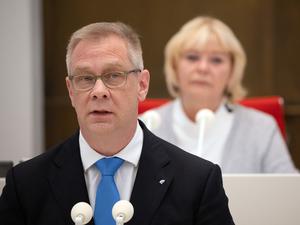Andreas Büttner am Rednerpult im Landtag