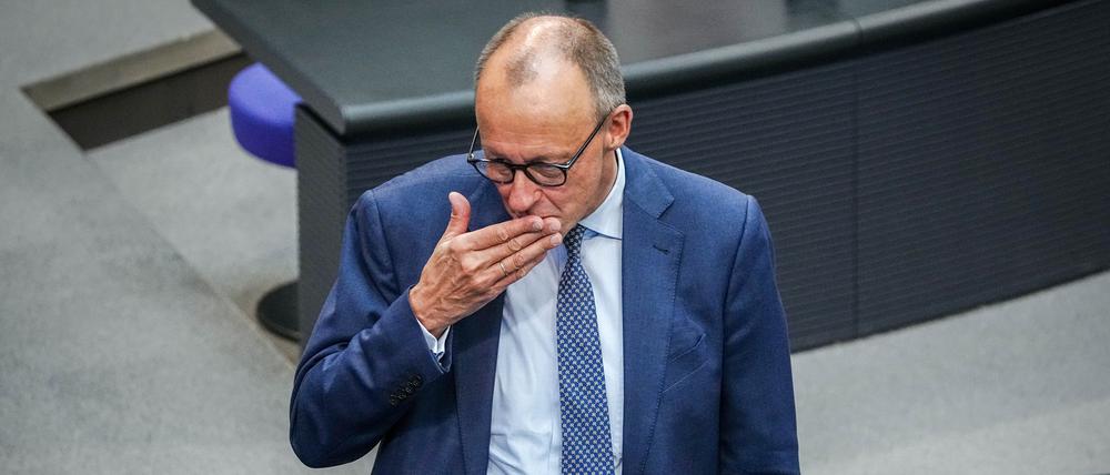 CDU-Chef Friedrich Merz hat einen heftigen Streit über Asylbewerber ausgelöst.
