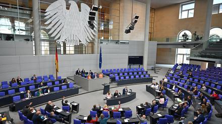 Abstimmung im Plenum während der 173. Sitzung des Bundestages