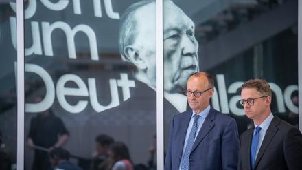 Friedrich Merz und Carsten Linnemann (rechts) gehören beide dem Wirtschaftsflügel der CDU an. 