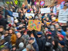 Der Wert der Demokratie von unten: Lokale Proteste können als globales Signal wirken