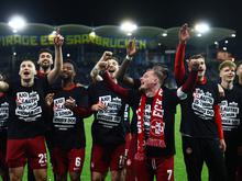 Ein „kleiner Schub“ für den Abstiegskampf: Kaiserslautern feiert Pokal-Coup