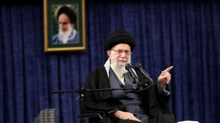 Irans Oberster Religionsführer Ajatollah Ali Khamenei bei einer Ansprache in Teheran im Februar 2023. 