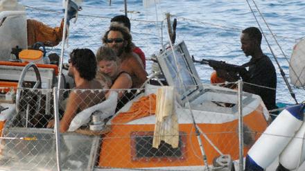 Französische Segeljacht Tanit aus der Hand von Piraten befreit - Tote